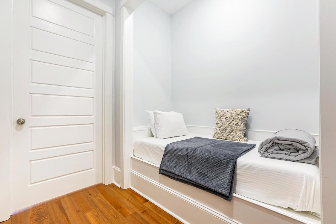Apartmán Hosteeva Chic Urban Retreat W Pool Steps To St Charles Ave And Near Bourbon St New Orleans Exteriér fotografie