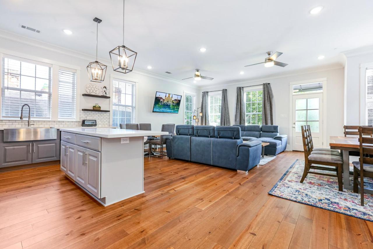 Apartmán Hosteeva Chic Urban Retreat W Pool Steps To St Charles Ave And Near Bourbon St New Orleans Exteriér fotografie