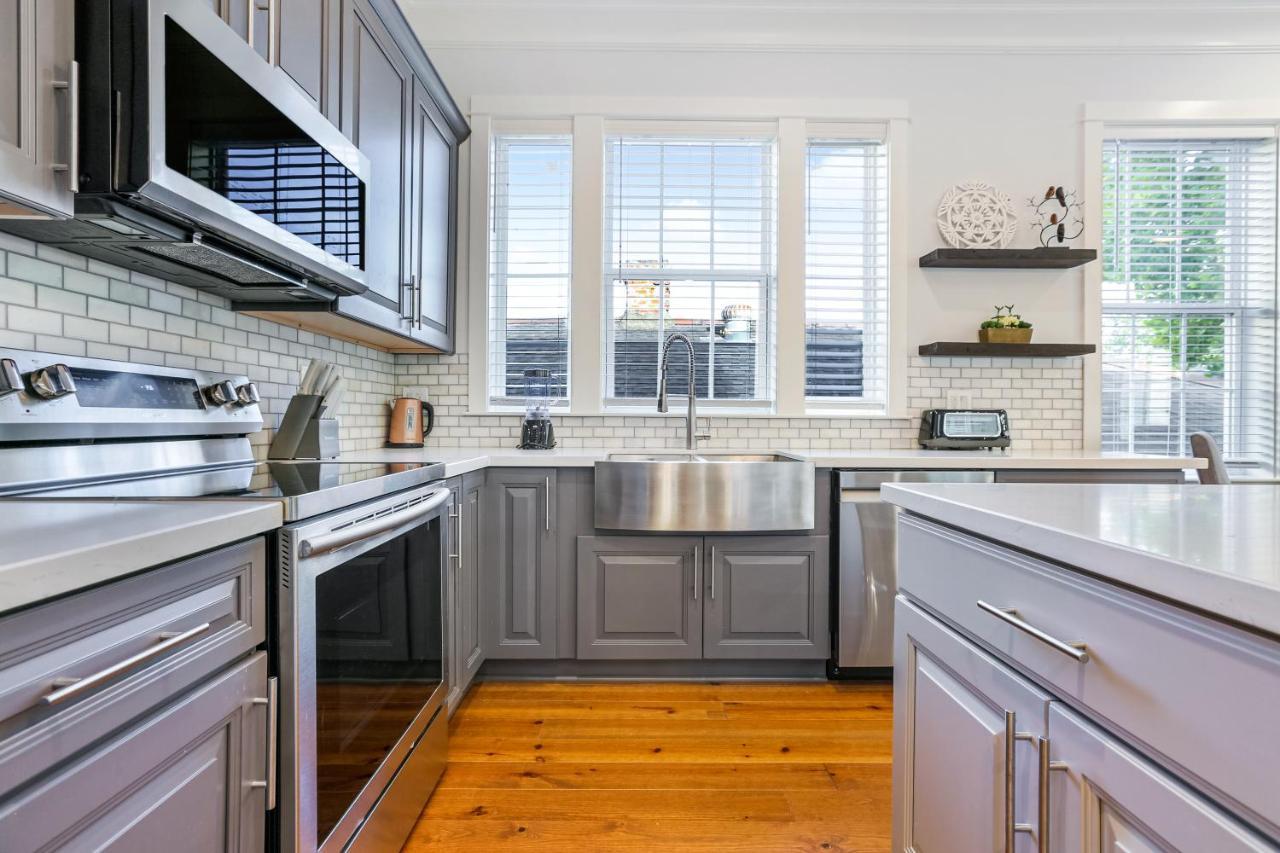 Apartmán Hosteeva Chic Urban Retreat W Pool Steps To St Charles Ave And Near Bourbon St New Orleans Exteriér fotografie