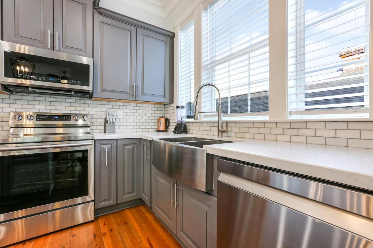 Apartmán Hosteeva Chic Urban Retreat W Pool Steps To St Charles Ave And Near Bourbon St New Orleans Exteriér fotografie